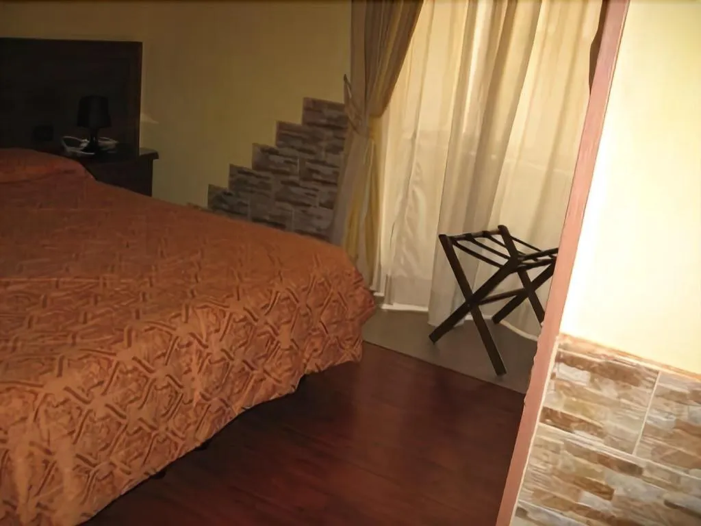 Room, Pensione Enea, Naples