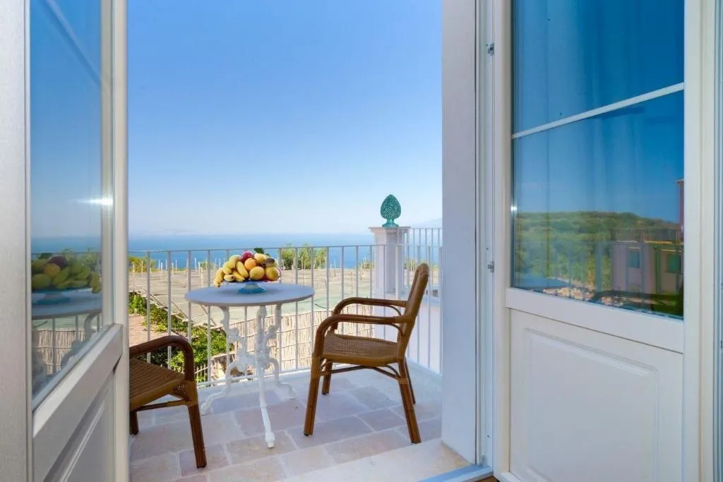 Room, Relais Palazzo del Barone - Adults Only, Naples