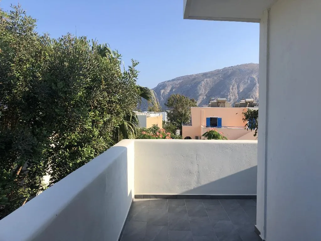 APARTMENT GARDEN VIEW Room, Dragonfly Villas, Santorini