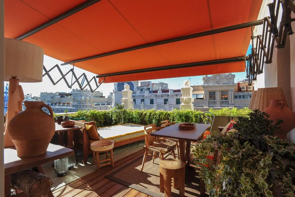 Terrace, Brach Madrid, Madrid