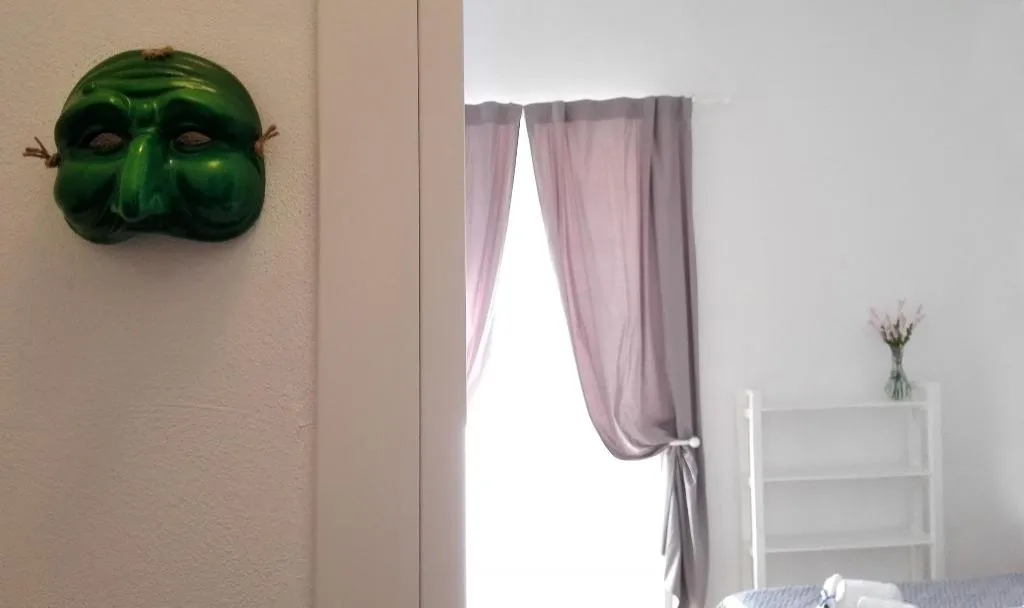 Room, Quartino Napoletano, Naples
