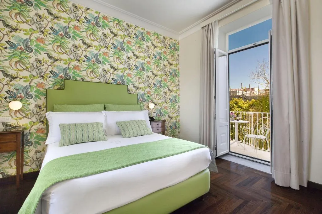 DOUBLE DELUXE WITH JACUZZI Room, Relais Villa Savarese, Naples
