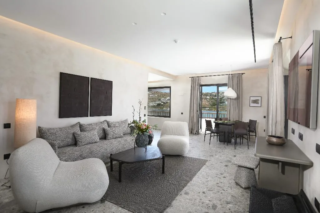 SUITE WITH PRIVATE POOL Room, Aeonic Suites & Spa, Mykonos