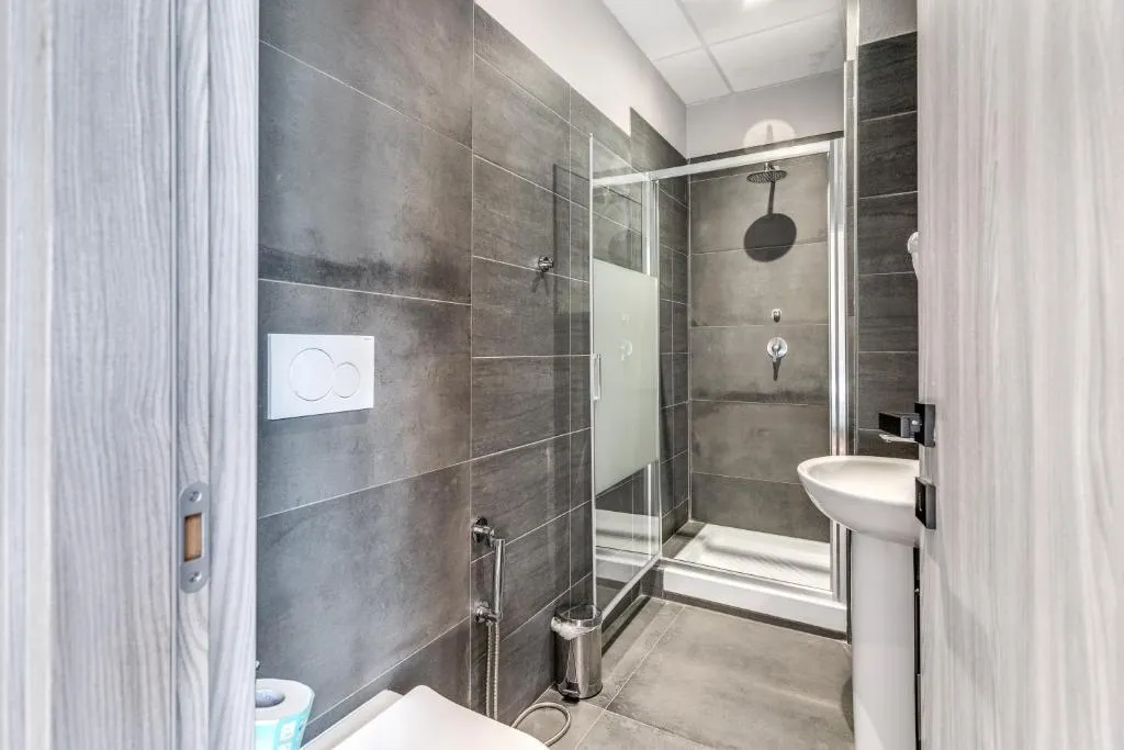 Double or Twin BASIC Room, Borgo Ripa Urban Travel, Rome