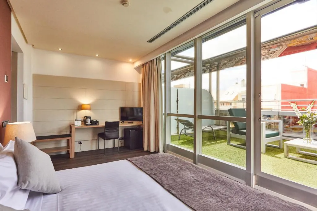 DOUBLE WITH TERRACE Room, Silken Puerta Valencia, Valencia