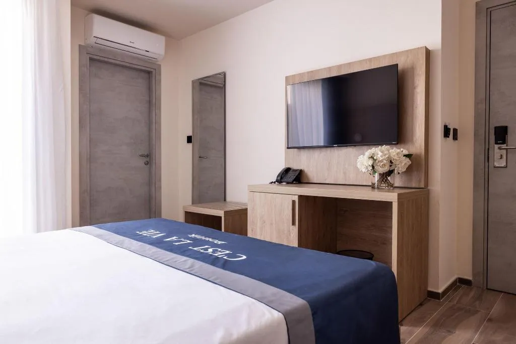 Room, C'est La Vie Boutik Swieqi, Malta