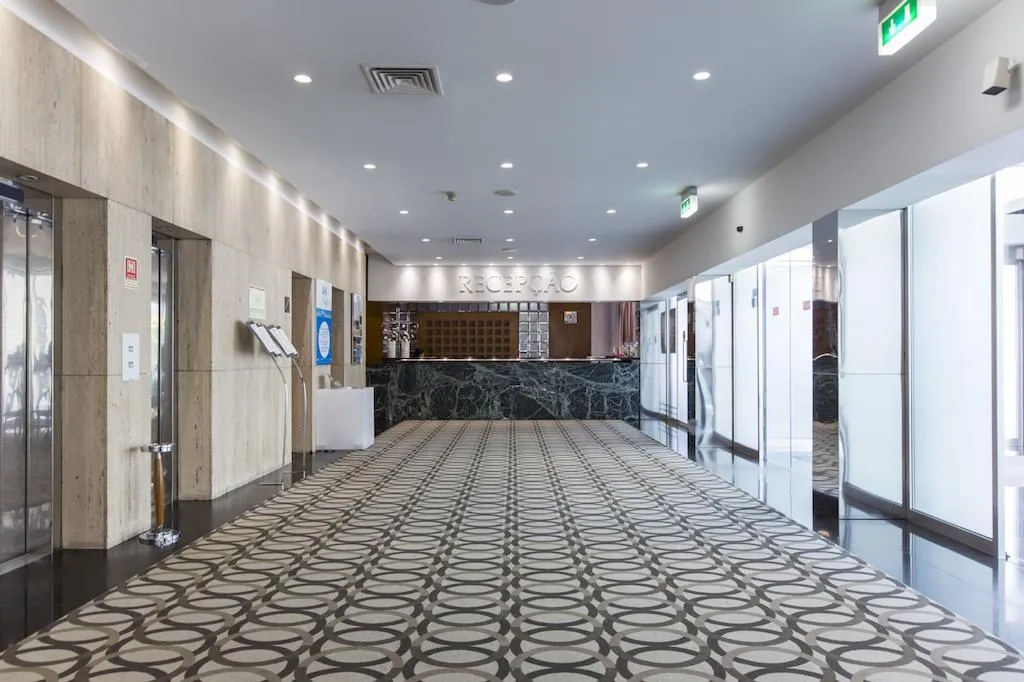 Lobby, Guimaraes, Porto