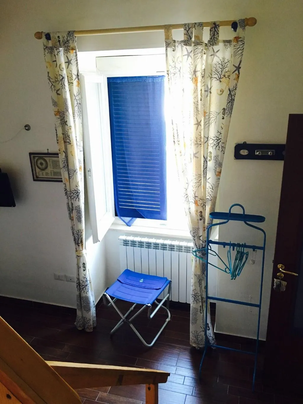 Room, B&B PompeiLog, Naples