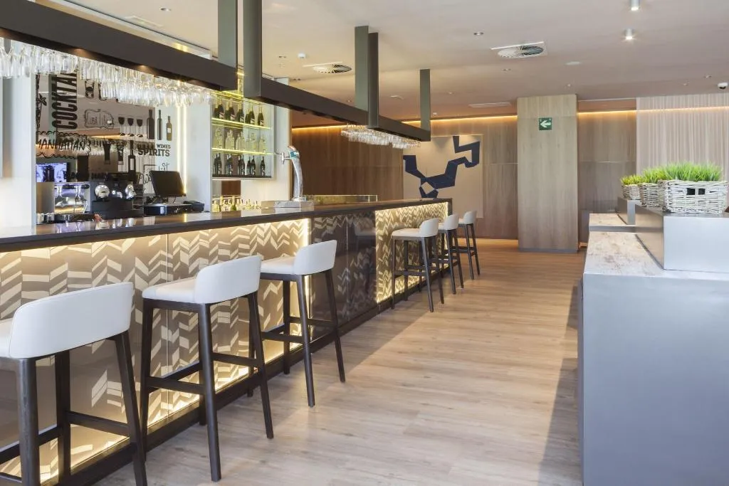 Bar, AC Barcelona Diagonal D'Illa, Barcelona