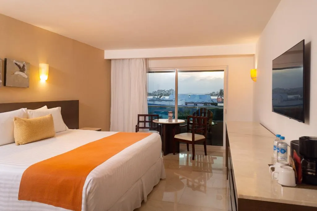 DOUBLE SUPERIOR LAGOON VIEW Room, Flamingo Cancun All Inclusive, Cancun Area