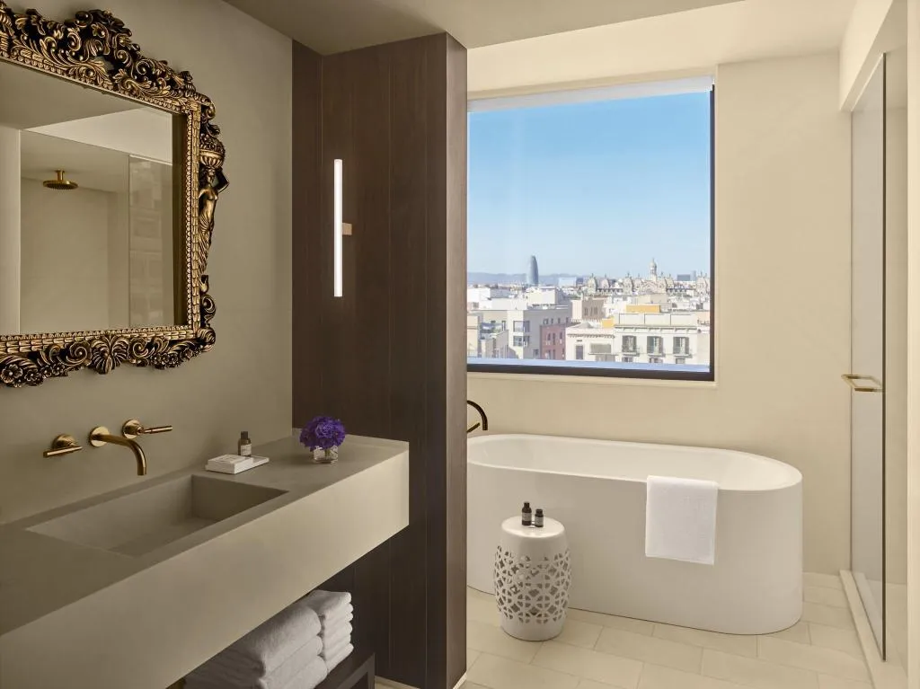 Room, EDITION Barcelona, Barcelona