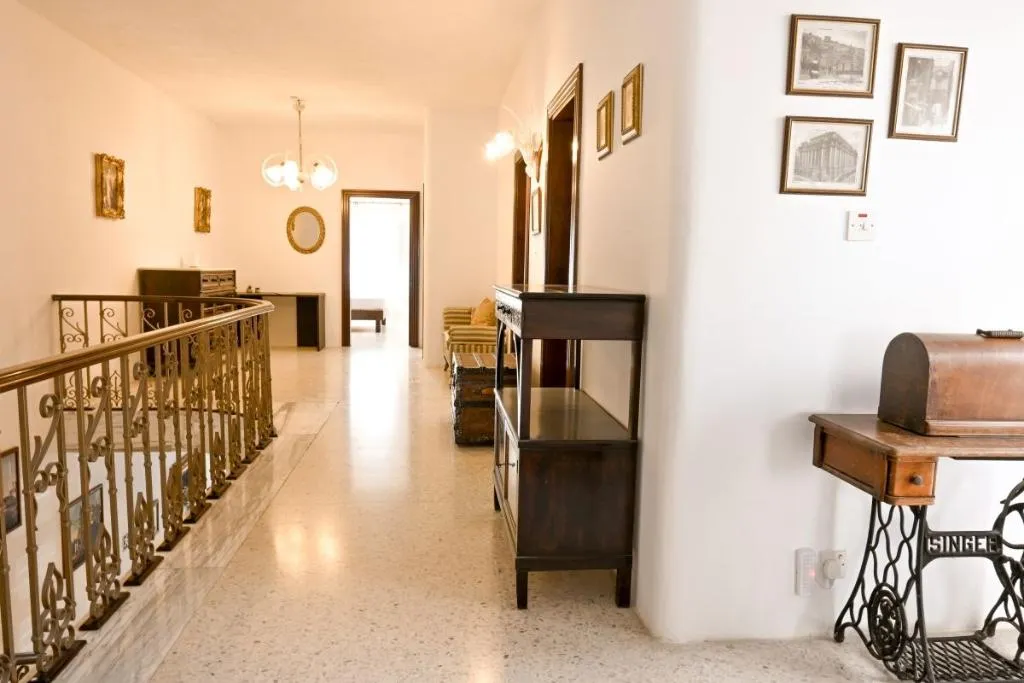 TRIPLE WITH TERRACE Room, 7Mediterrenea  Villa, Malta