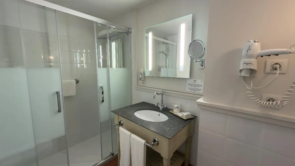 Room, San Antonio El Real, Madrid