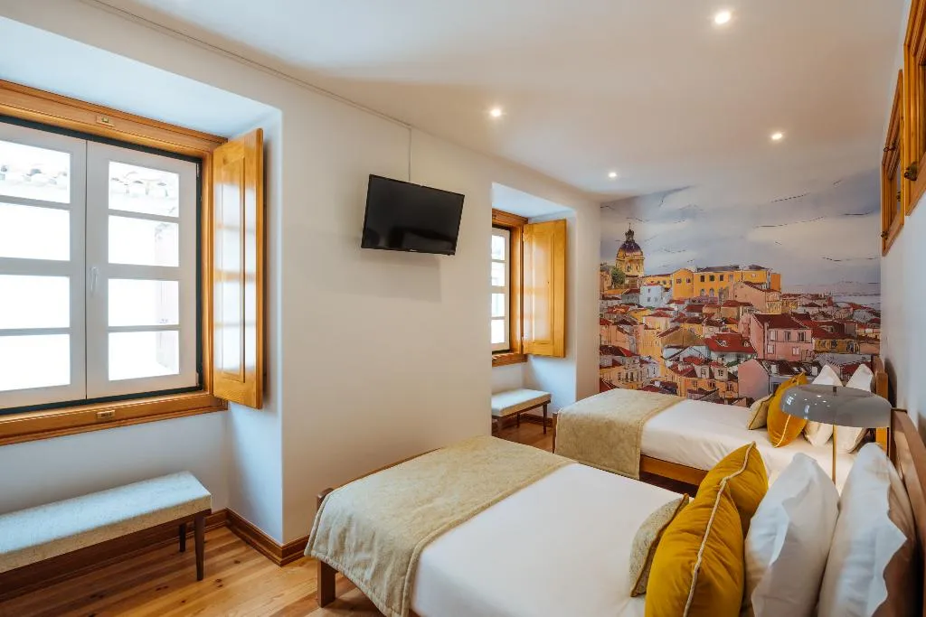 FAMILY ROOM TWO BEDROOMS ONE BATHROOM Room, Varandas De Lisboa, Lisbon