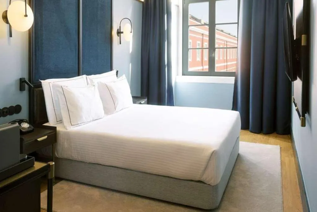 Room, The Editory Riverside Santa Apolonia Hotel, Lisbon