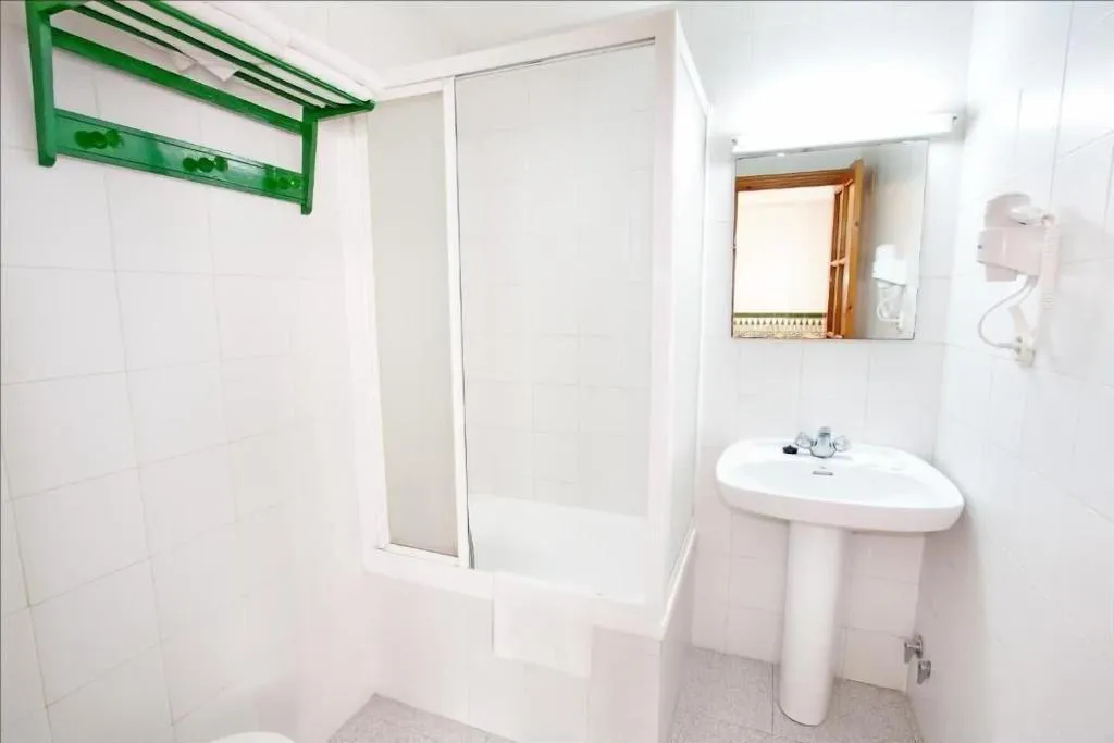 Room, Hostal Estacia N Almeria, Costa Almeria