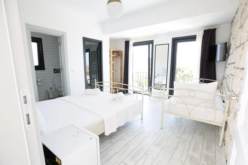 Room DELUXE ONE BED Room, Kybele Otel Alacati, Izmir