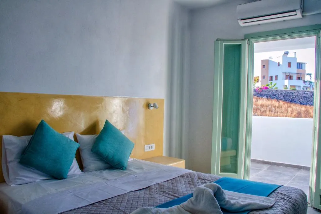 DOUBLE DELUXE WITH BALCONY Room, White Element, Santorini