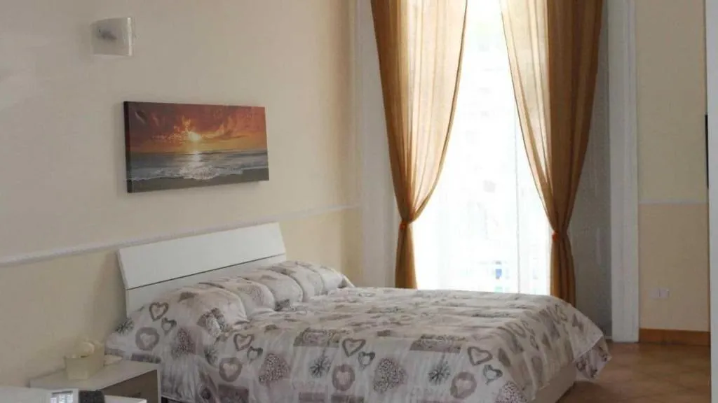 Room, B&B La Torretta di Chiaia, Naples