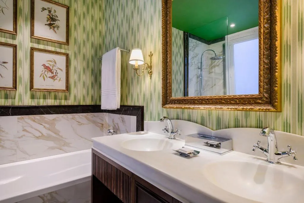 Room, AC Hotel Palacio del Retiro Autograph Collection, Madrid