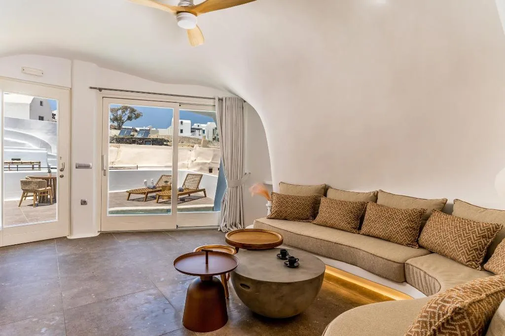 Room, Victoria Caves, Santorini