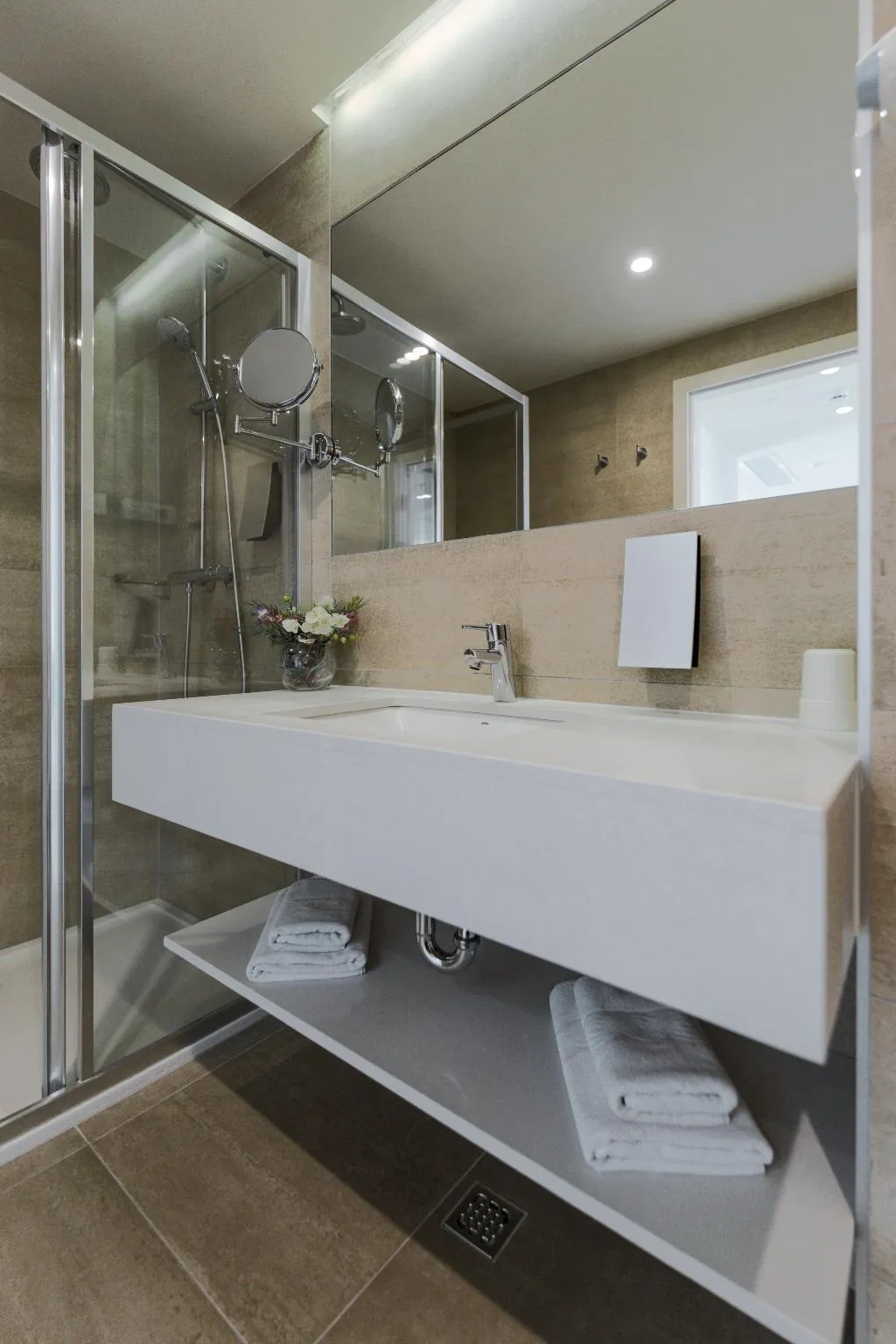 APARTMENT PARTIAL SEA VIEW Room, Romana Beach Apartments, Split