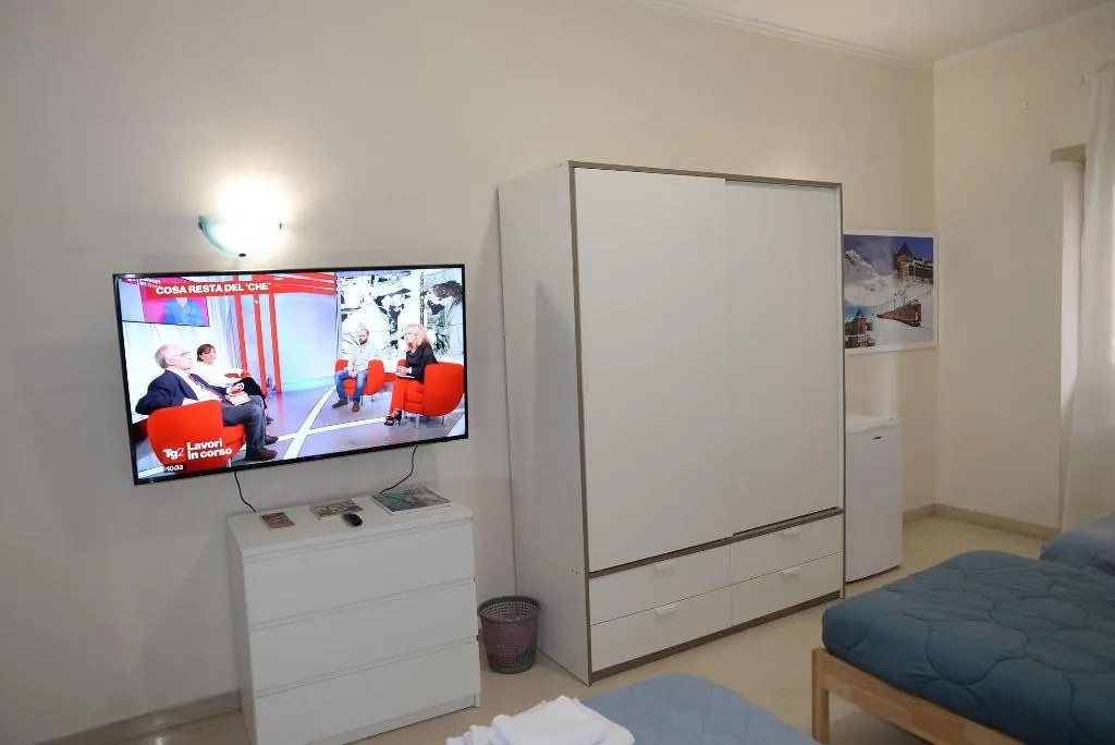Room, Emilio's Home, Rome