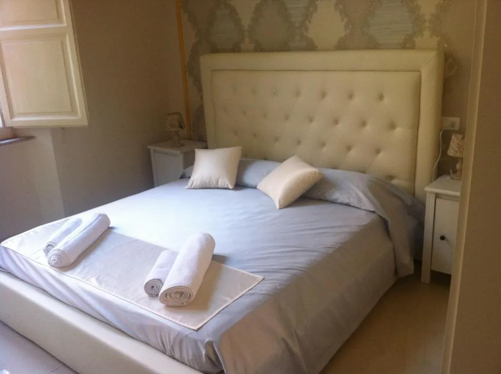 Room, Magister, Rome