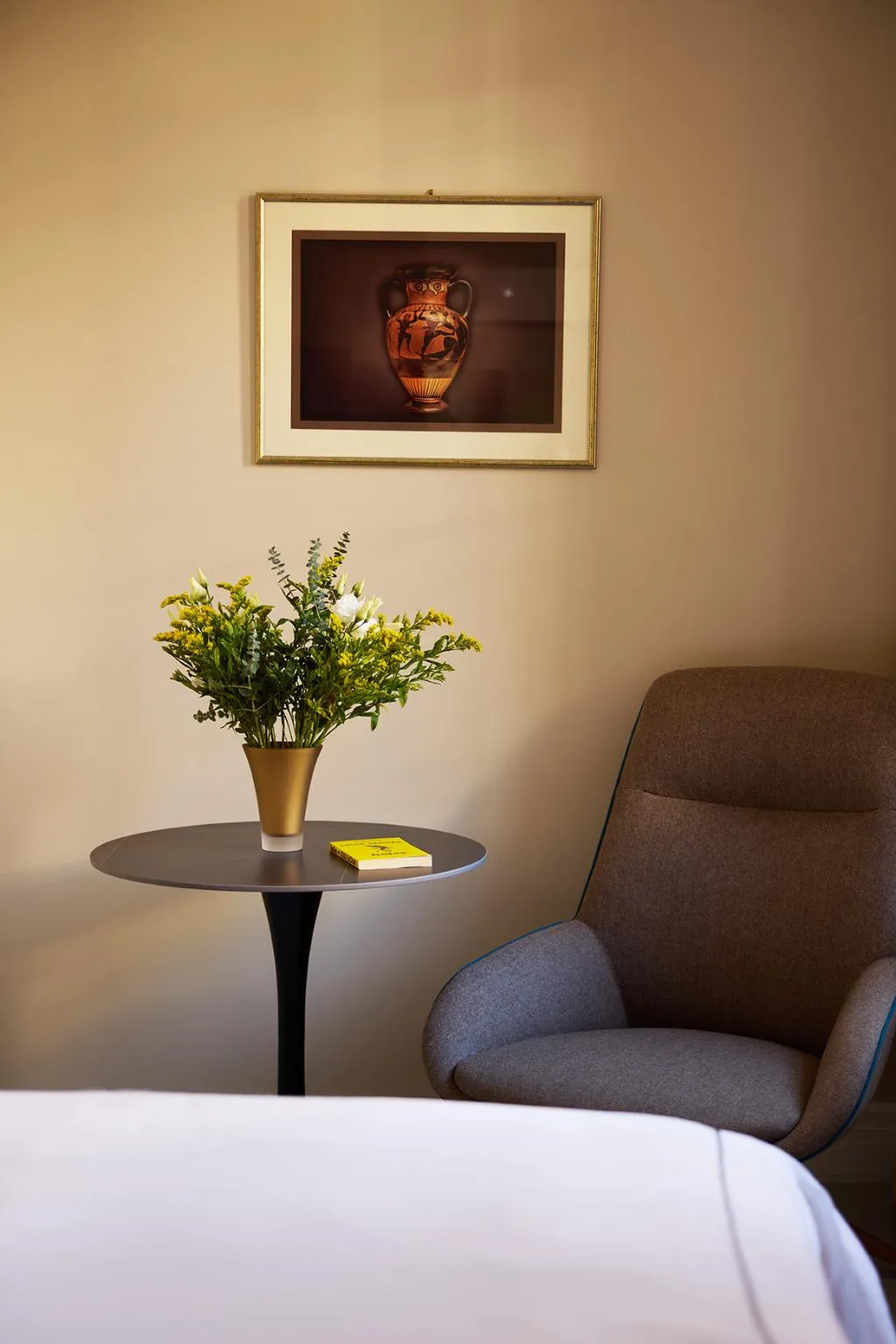 SUITE DELUXE QUEEN BED Room, Vrachos Athens Suites, Athens