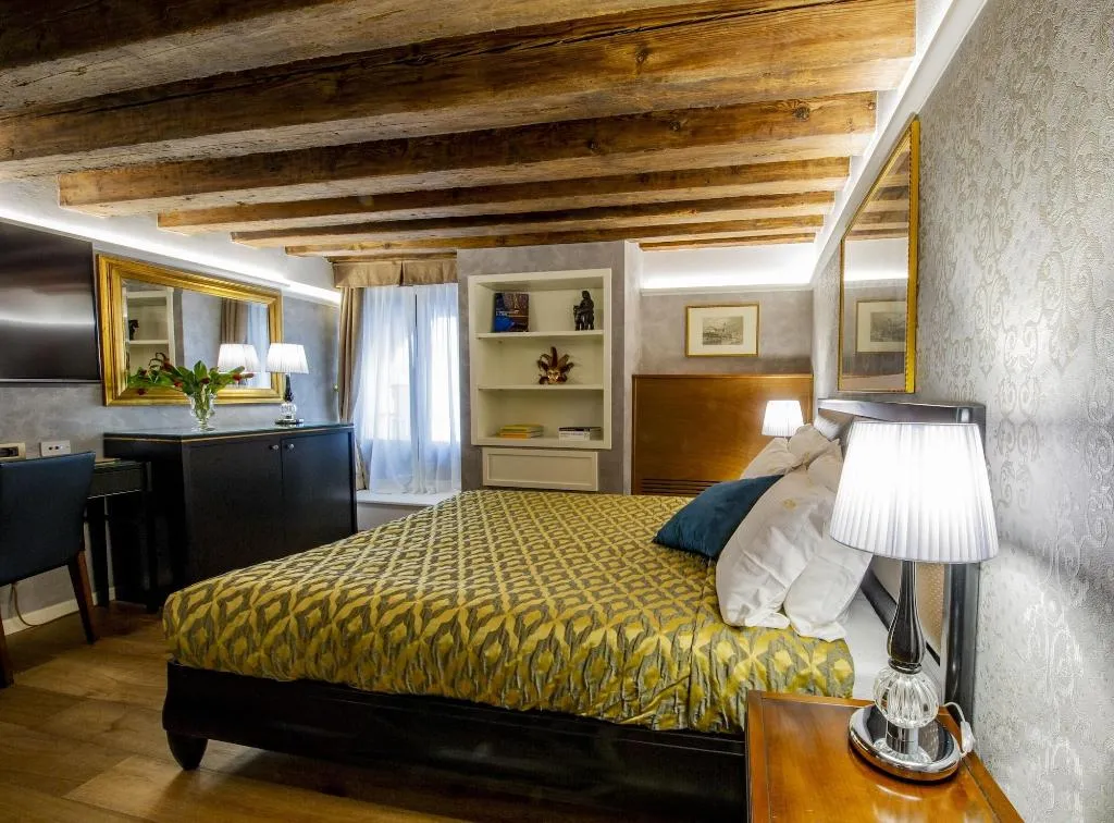 Room, EGO' Residence Venice, Venice