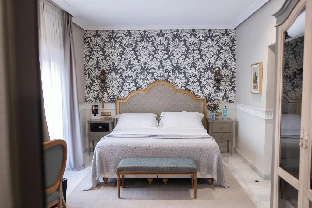 DOUBLE DELUXE KING BED Room, Gravina 51, Seville