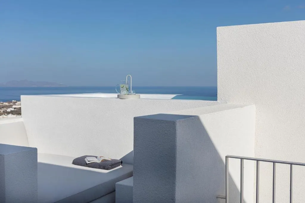 JUNIOR SUITE SEA VIEW Room, Neo Luxury Suites, Santorini