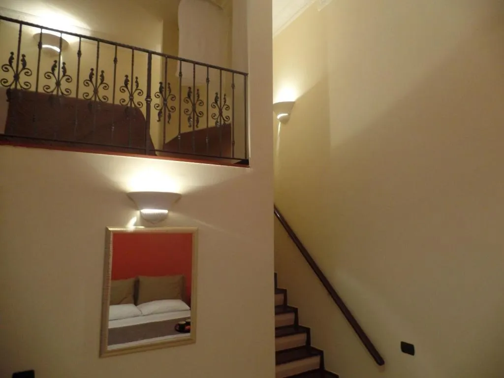 Room, B&B La Canzanella, Naples
