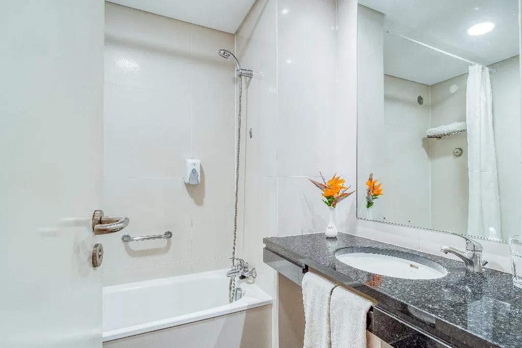 Double or Twin MOUNTAIN VIEW Room, Muthu Raga Madeira Hotel, Madeira