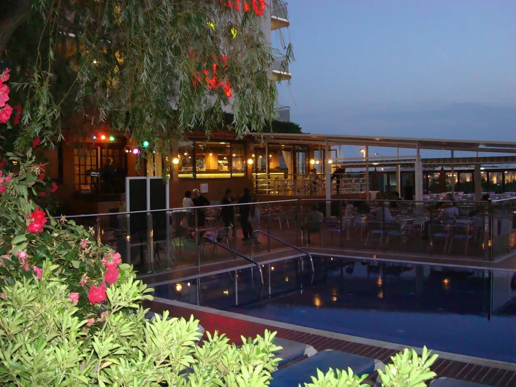 Pool, Univers, Costa Brava