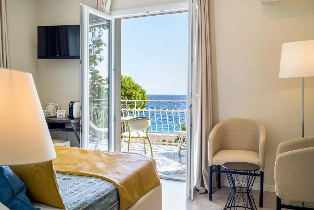 DOUBLE DELUXE SEA FRONT Room, Hotel Rivage Taormina, Taormina