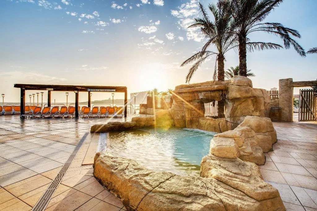 Pool, AX Sunny Coast, Malta