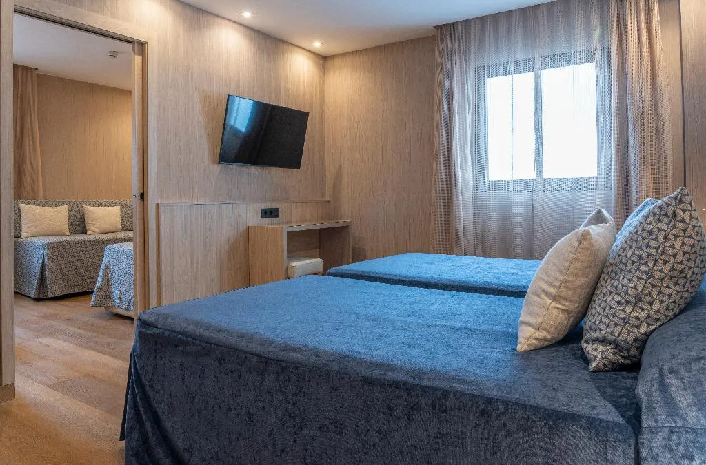QUADRUPLE STANDARD Room, Rialto, Barcelona