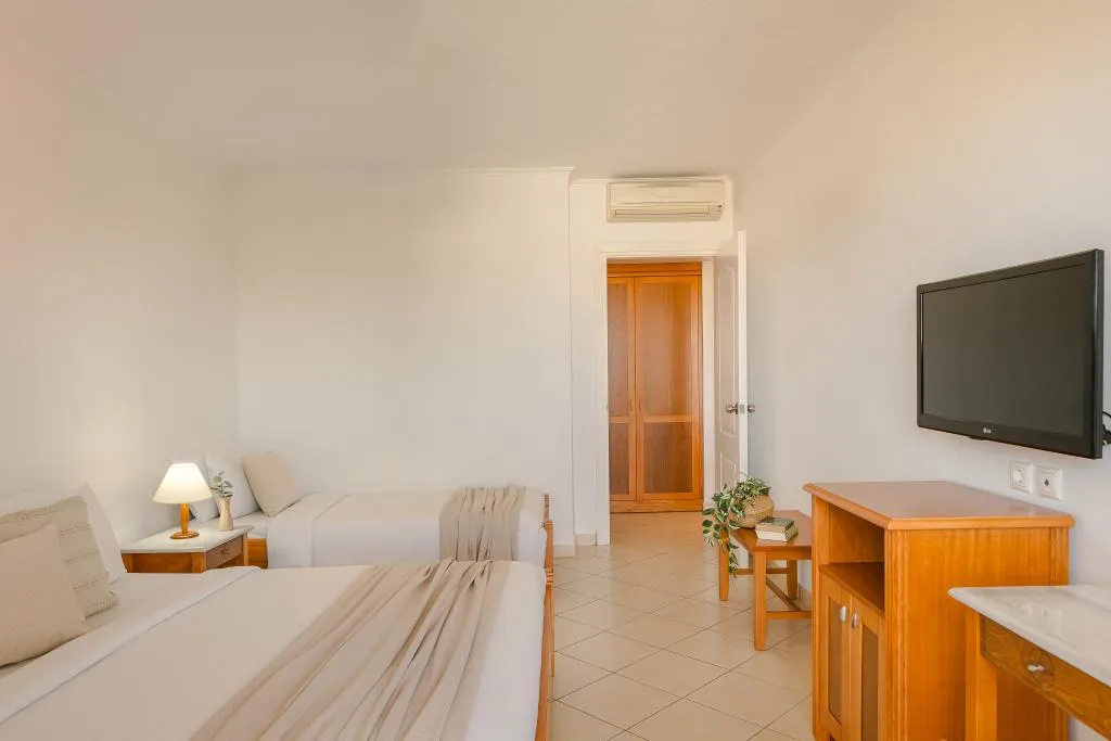 APARTMENT GARDEN VIEW ONE BEDROOM Room, Century Resort, Corfu