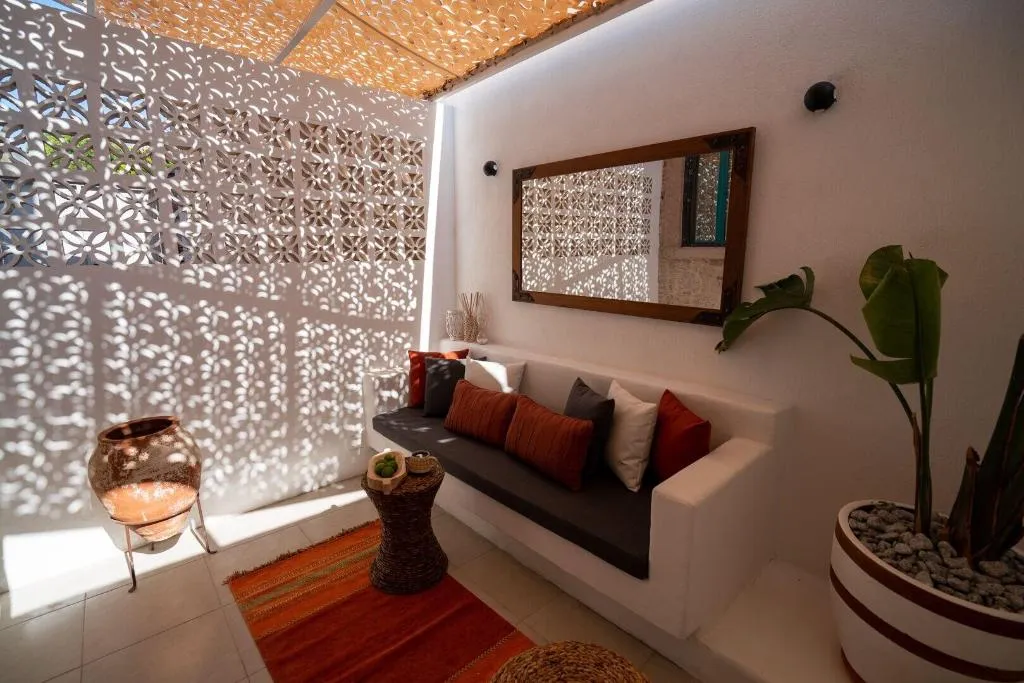 Room, Ajlan oia, Izmir