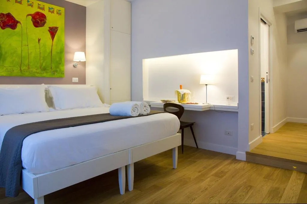 Room, Ripense In Trastevere, Rome