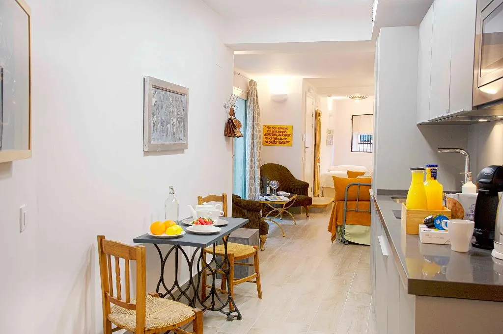 APARTMENT DELUXE Room, Overland Suites Catedral Luxury Apartments, Seville