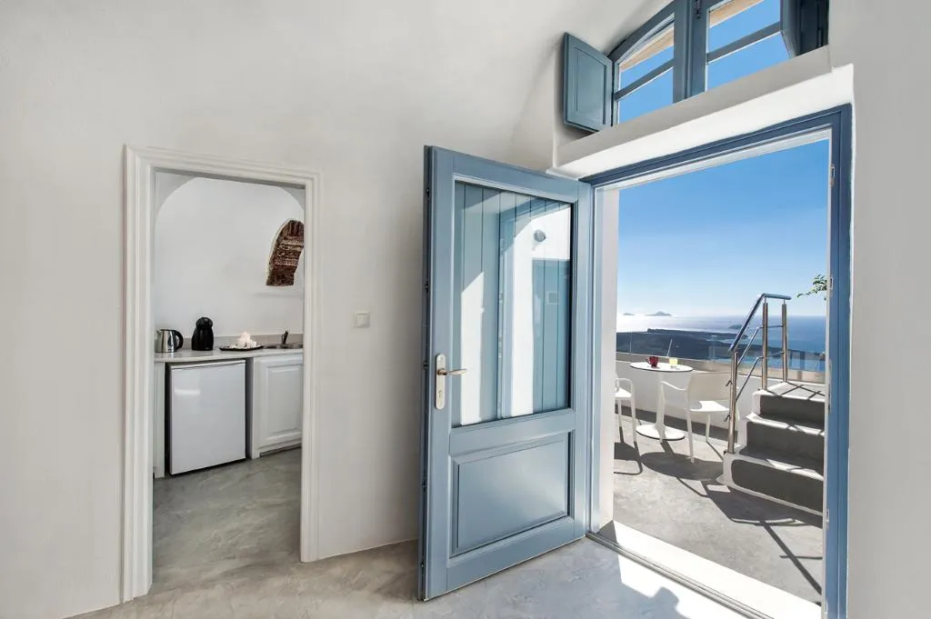 VILLA CAPACITY 4 Room, Pegasus Suites & Spa, Santorini