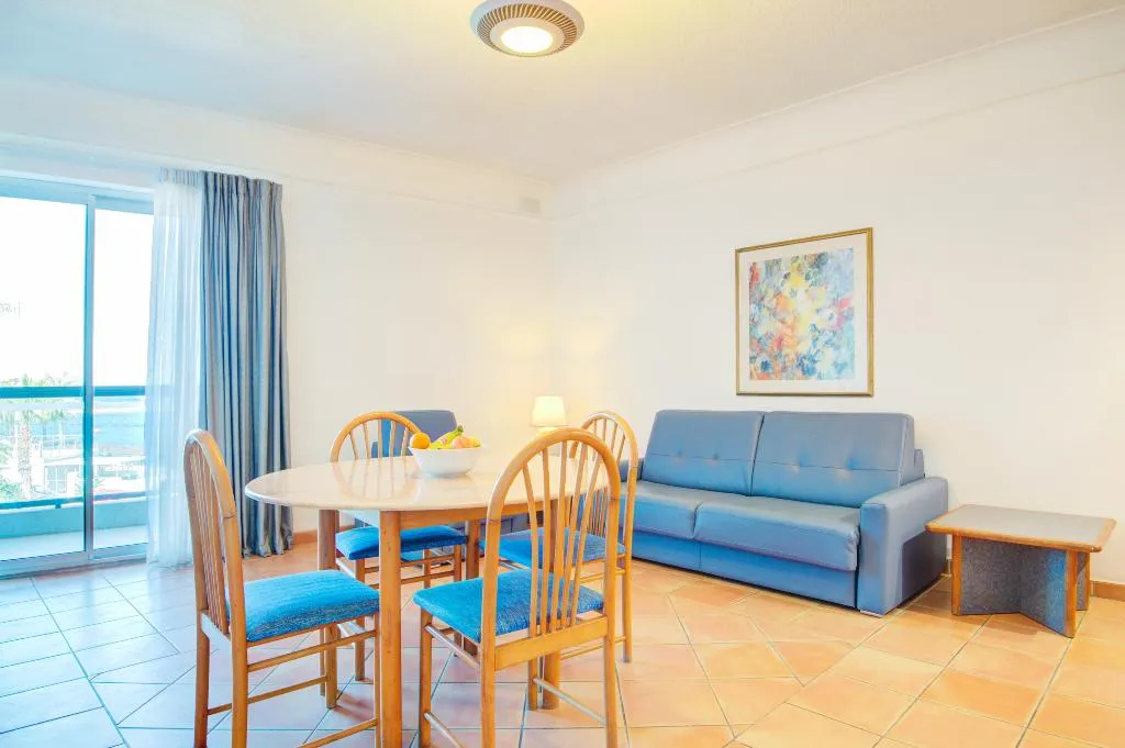 APARTMENT SEA VIEW TWO BEDROOMS Room, AX Sunny Coast, Malta