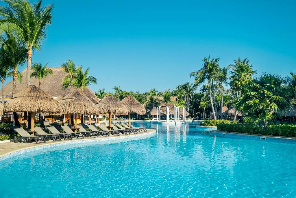 Pool, Iberostar Waves Paraiso Beach All Inclusive, Cancun Area