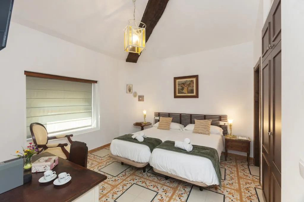 Double or Twin TWO BEDS Room, Art boutique La Casona de las Flores, Costa Blanca
