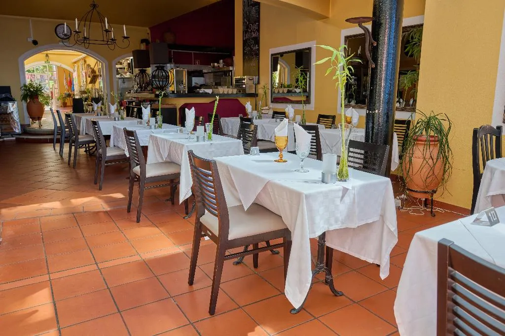 Restaurant, Inn & Art Hotel Gallery, Madeira