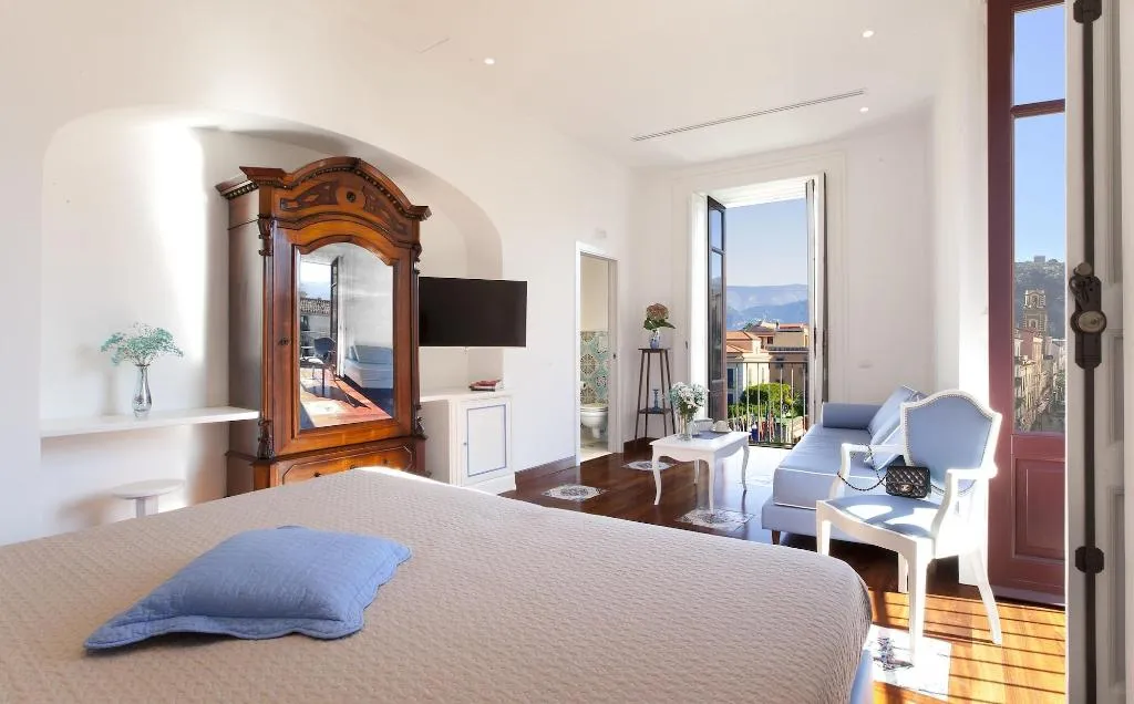 Room, La Casa Dell Orologio, Naples