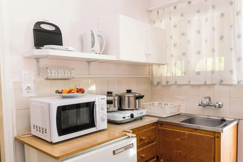 Room, Roussa's Studios and Apartments, Zante
