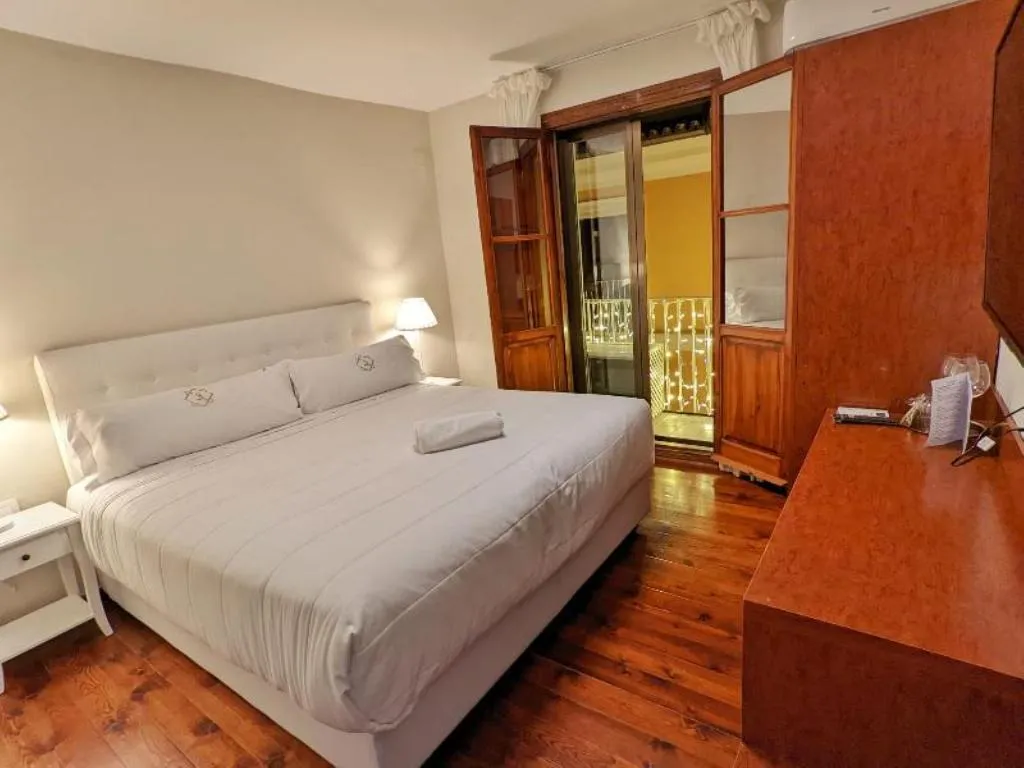 SUITE CAPACITY 1 Room, Catalina Suites Hotel 3*, Valencia